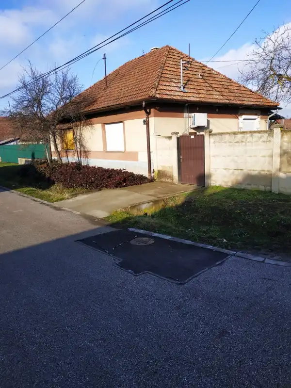 Eladó családi ház, Jászfényszaru 2+1 szoba 90 m² 19.9 M Ft