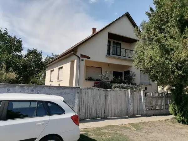 Eladó családi ház, Tóalmás 2+1 szoba 140 m² 44 M Ft