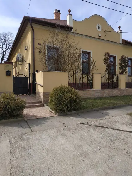Eladó kúria, Tóalmás 4 szoba 153 m² 95 M Ft