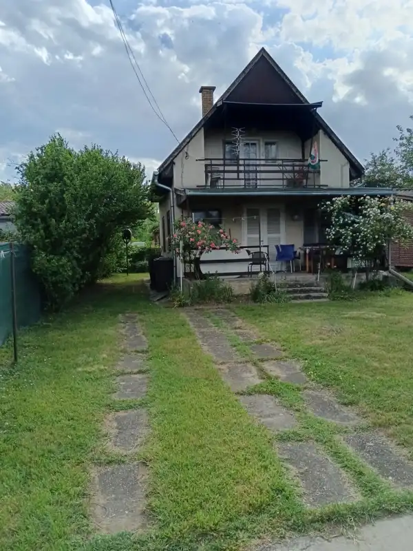 Eladó nyaraló, Tóalmás 1+2 szoba 50 m² 22 M Ft